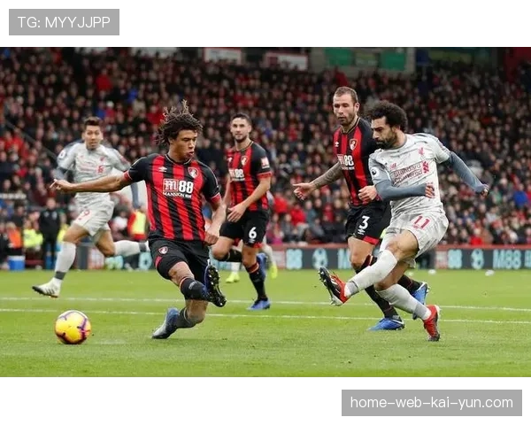 英超中游区间呈现历史级拥挤 十二队仅差七分共争欧战席位 英超中游区间呈现历史级拥挤 十二队仅差七分共争欧战席位