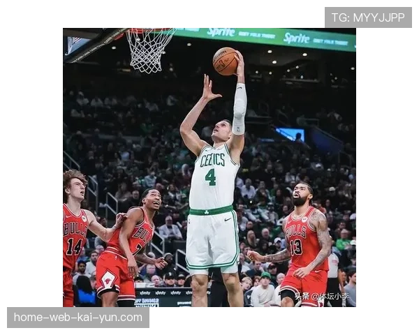 武切维奇进攻端全面,但季后赛强度下能否撑住场面存疑 武切维奇进攻端全面,但季后赛强度下能否撑住场面存疑